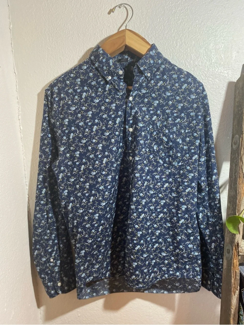 J. Crew Men’s Secret Wash Casual Button Down Navy Blue Floral Slim Fit Size L
